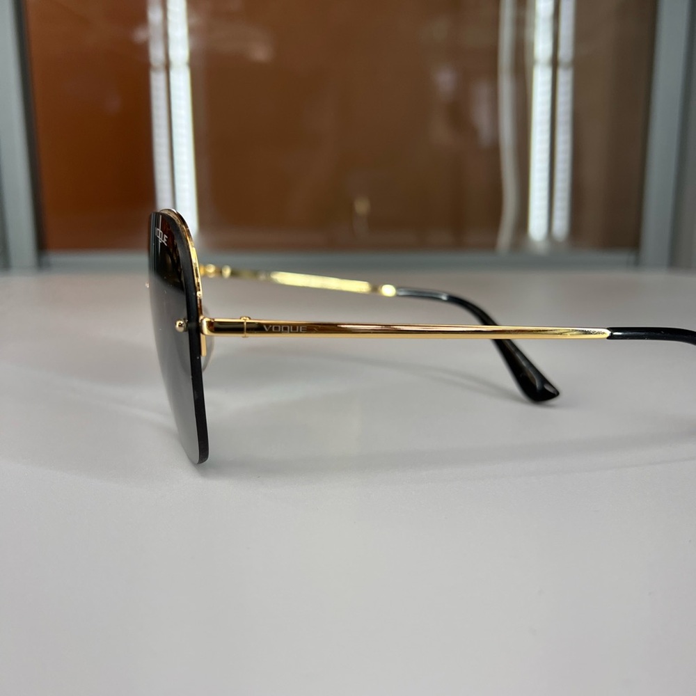 Vogue 4104 suns